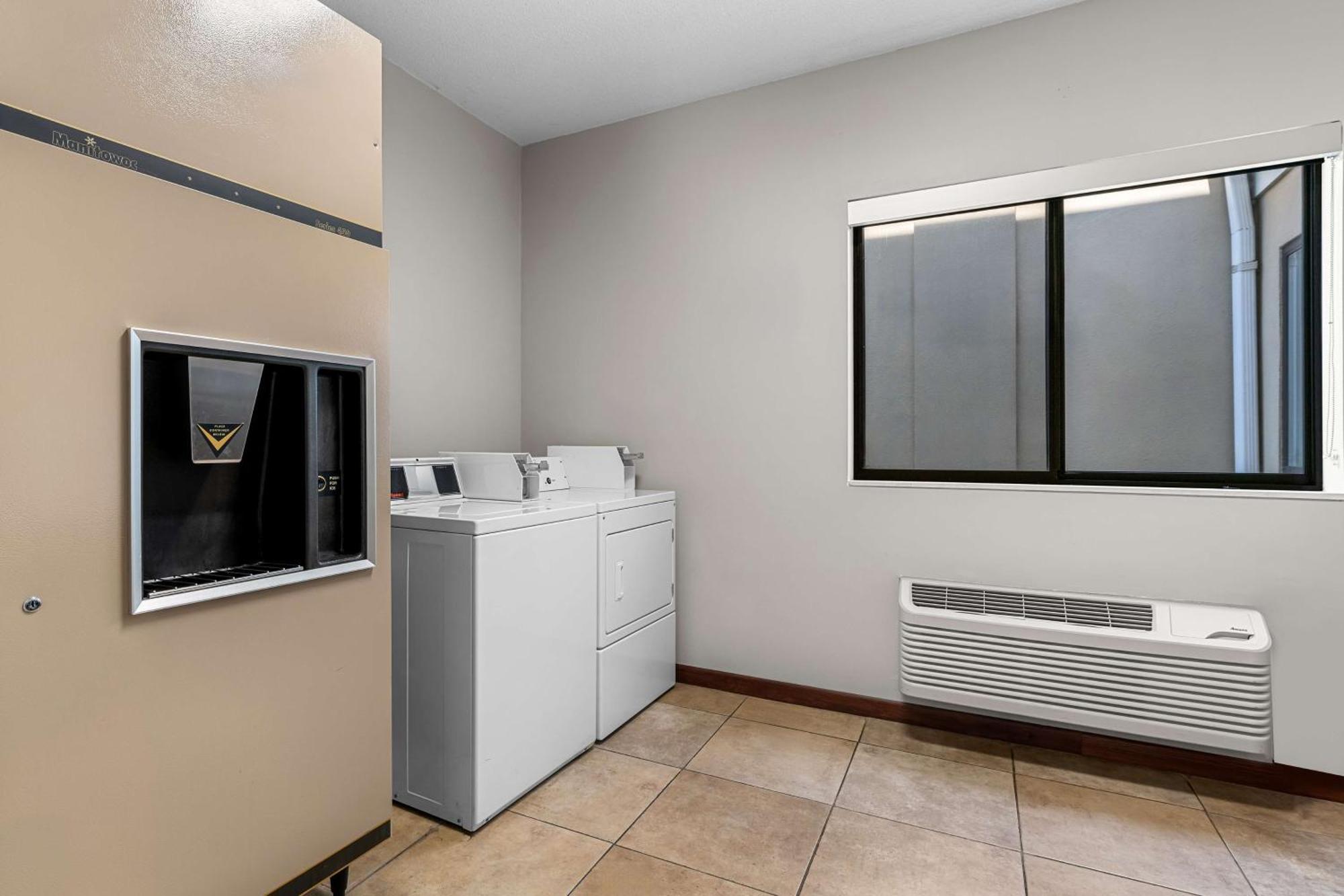 Best Western University Inn Urbana Extérieur photo
